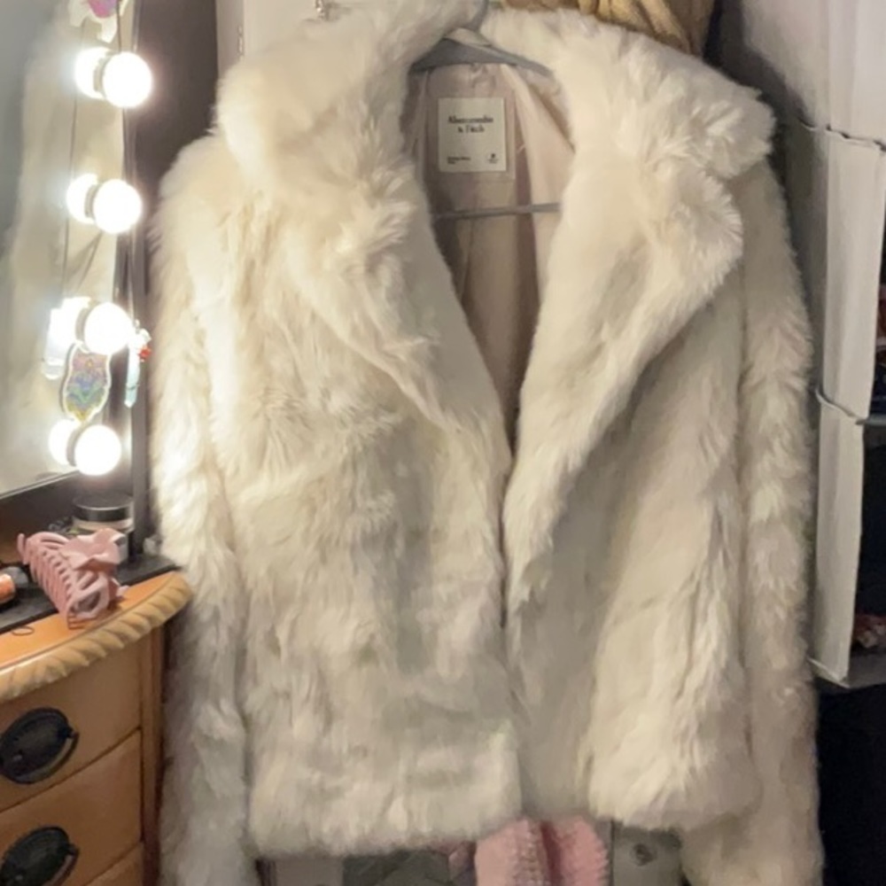 Abercrombie & Fitch White Fur Jacket
